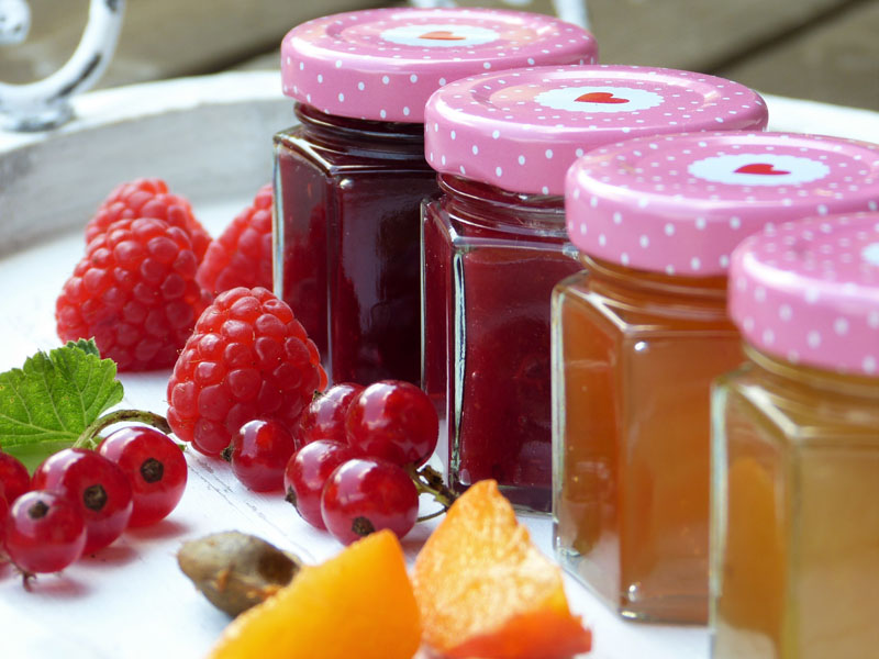 canning / pickling / making jam
